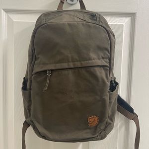 Dark Olive Ravën 20 Everyday Outdoor Backpack